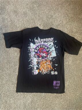 Mitchell & Ness Hardwood Classics Black Toronto Raptors Hoop Graphic Tee Medium